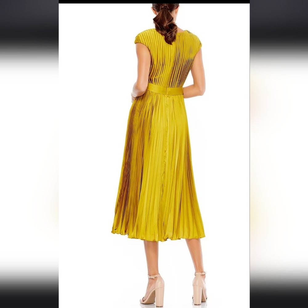 Elegant Yellow Pleated Mac Duggal Dress. - Picture 2 of 3
